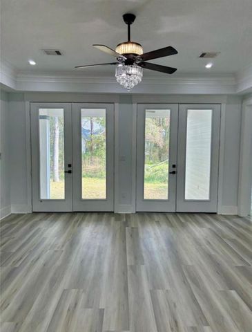 16 River Plantation Drive, Conroe, TX 77302