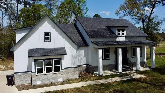 16 River Plantation Drive, Conroe, TX 77302