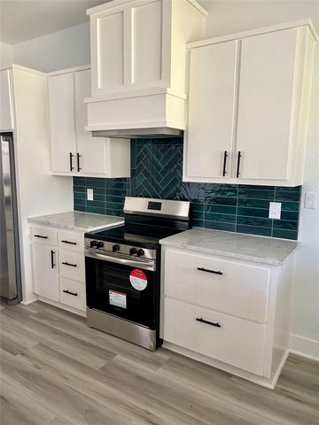 16 River Plantation Drive, Conroe, TX 77302