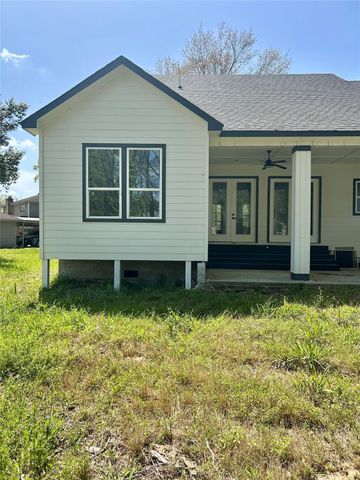 16 River Plantation Drive, Conroe, TX 77302