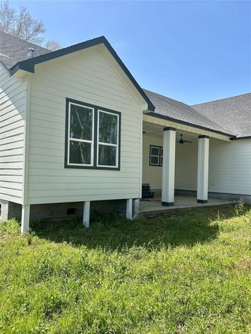 16 River Plantation Drive, Conroe, TX 77302