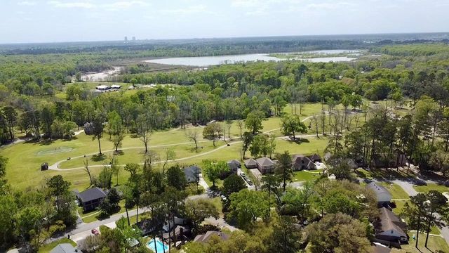 16 River Plantation Drive, Conroe, TX 77302