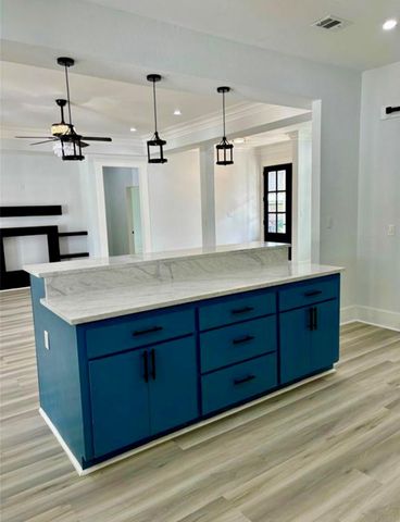 16 River Plantation Drive, Conroe, TX 77302