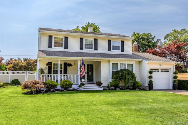334 Greenbelt Parkway, Holtsville, NY 11742