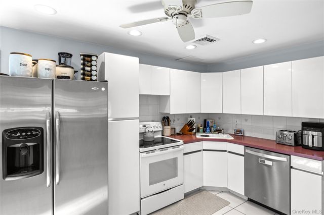 334 Greenbelt Parkway, Holtsville, NY 11742