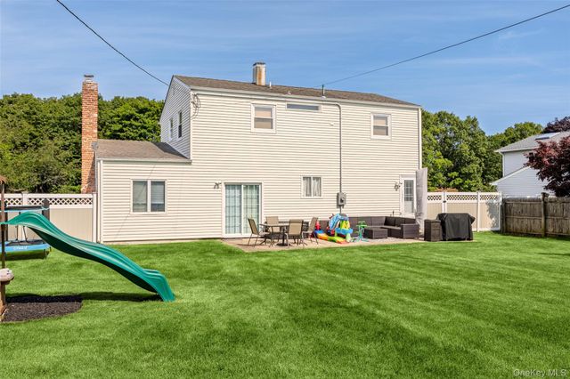 334 Greenbelt Parkway, Holtsville, NY 11742