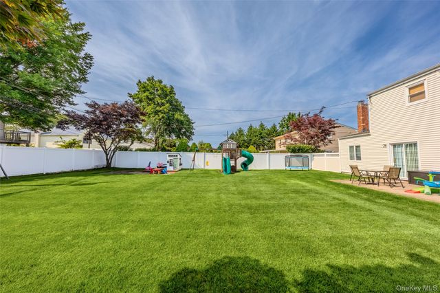 334 Greenbelt Parkway, Holtsville, NY 11742
