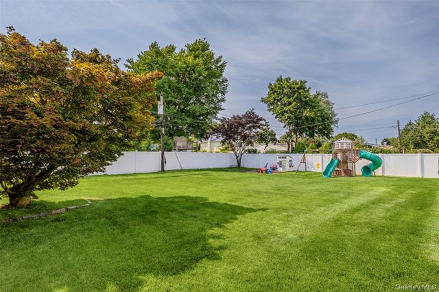334 Greenbelt Parkway, Holtsville, NY 11742