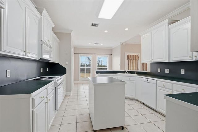 6975 West Savanna Lane, Lake Charles, LA 70605