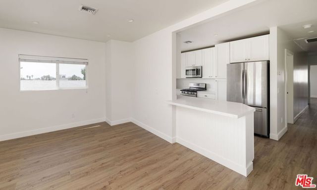 727 N La Fayette Park Place 2, Los Angeles, CA 90026