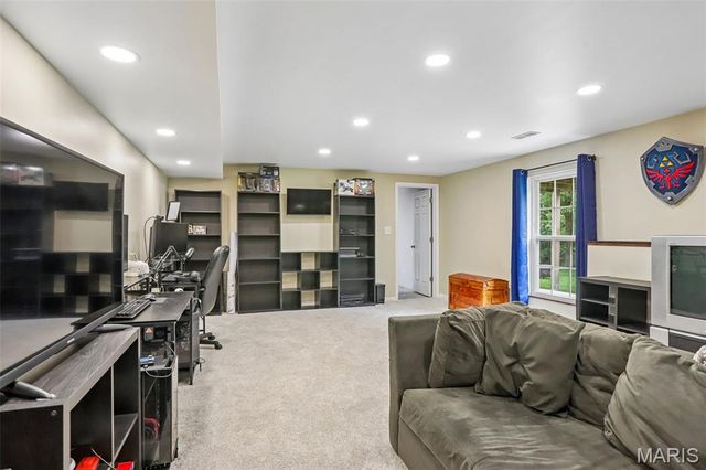 408 Caddy Court, St Clair, MO 63077