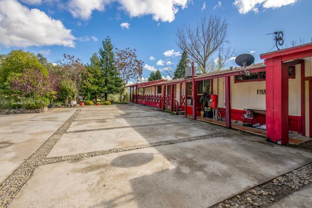 1351 Rector Lane, Yokuts Valley, CA 93675