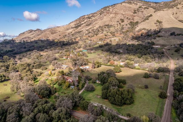 1351 Rector Lane, Yokuts Valley, CA 93675