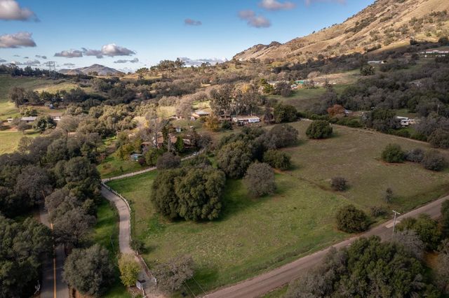 1351 Rector Lane, Yokuts Valley, CA 93675