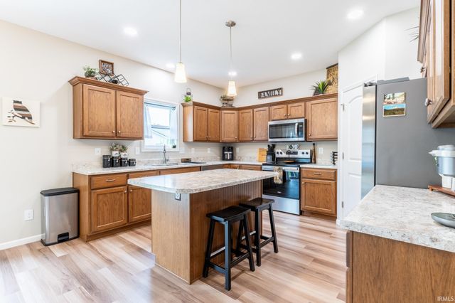 1964 Abbey Court, Huntington, IN 46750