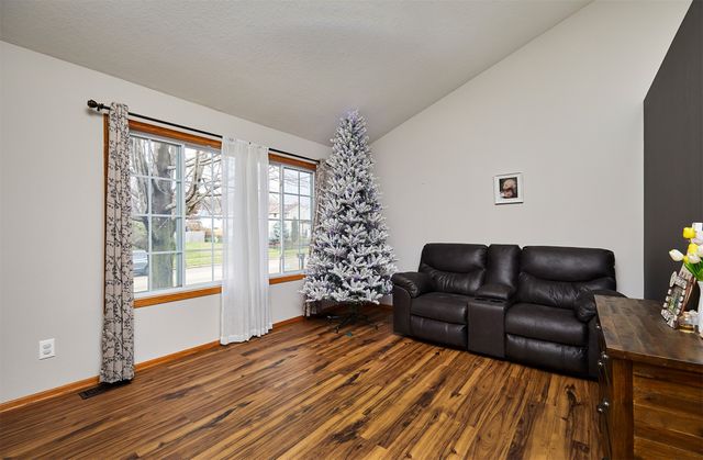 3013 SW Townpark Drive, Ankeny, IA 50023