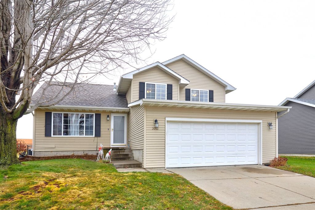 3013 SW Townpark Drive, Ankeny, IA 50023