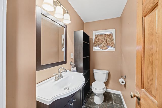 194 Clinton St, New Bedford, MA 02740