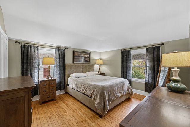 194 Clinton St, New Bedford, MA 02740