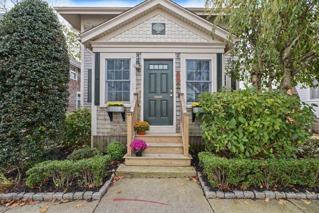 194 Clinton St, New Bedford, MA 02740