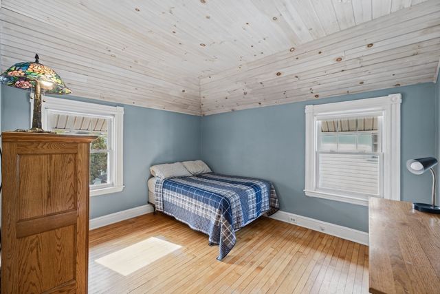 194 Clinton St, New Bedford, MA 02740