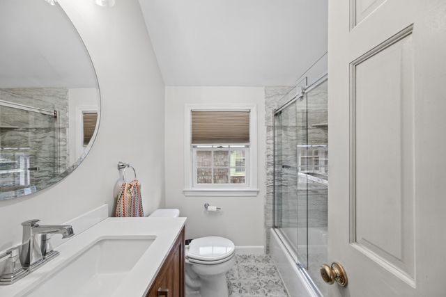 194 Clinton St, New Bedford, MA 02740