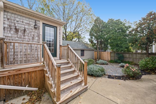 194 Clinton St, New Bedford, MA 02740