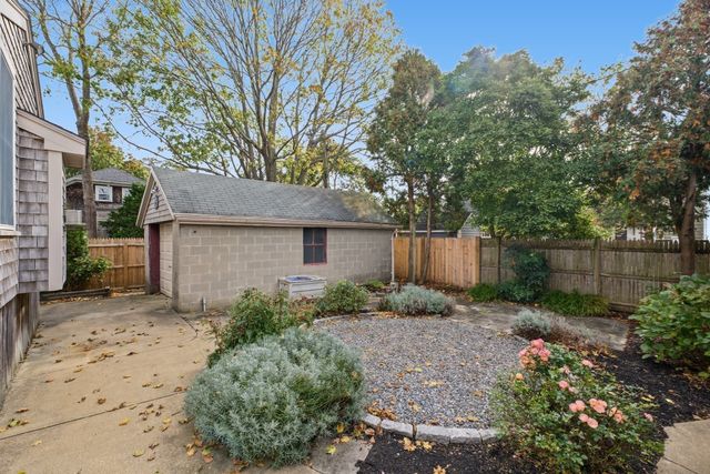 194 Clinton St, New Bedford, MA 02740