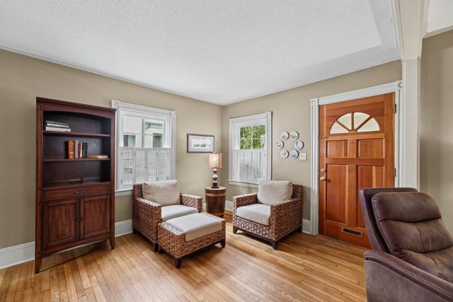 194 Clinton St, New Bedford, MA 02740