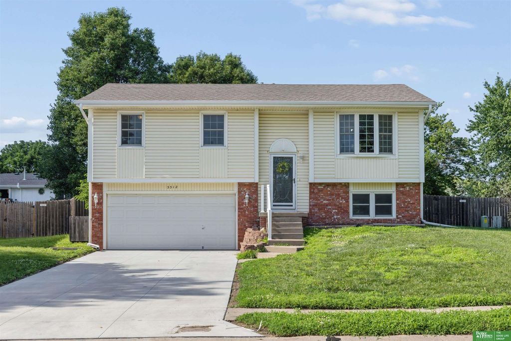 3312 Schuemann Drive, Bellevue, NE 68123