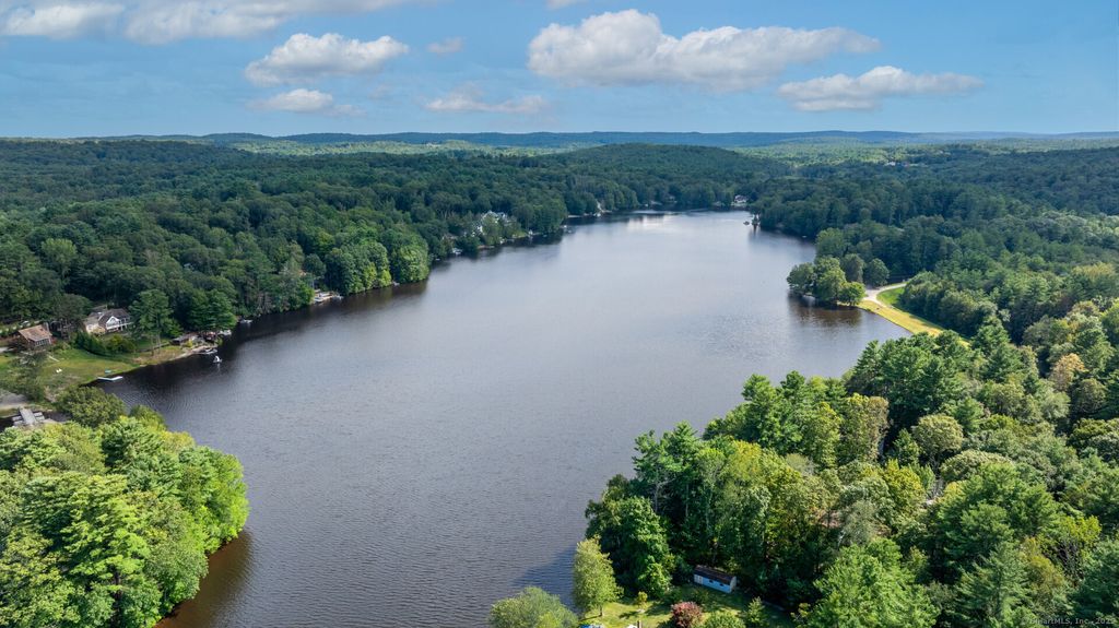 115 Crooked Trail Extension, Woodstock, CT 06281