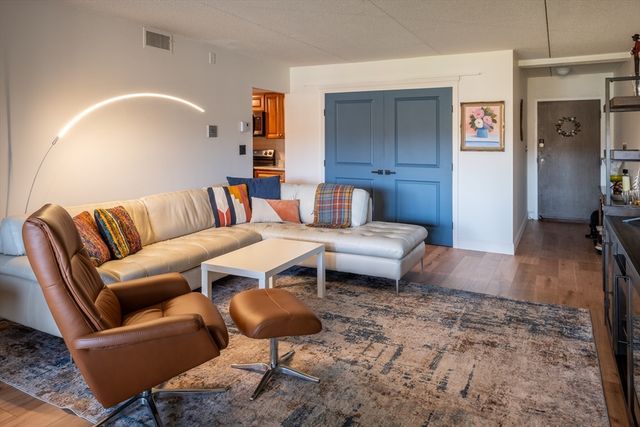 51 Melrose St 4D, Melrose, MA 02176