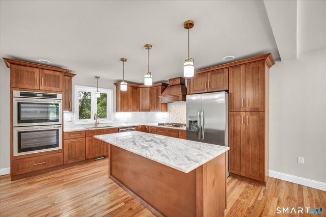 33 Brightwood Lane, West Hartford, CT 06110