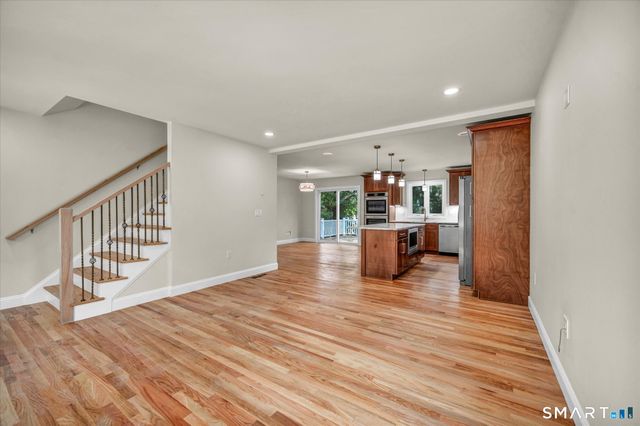 33 Brightwood Lane, West Hartford, CT 06110