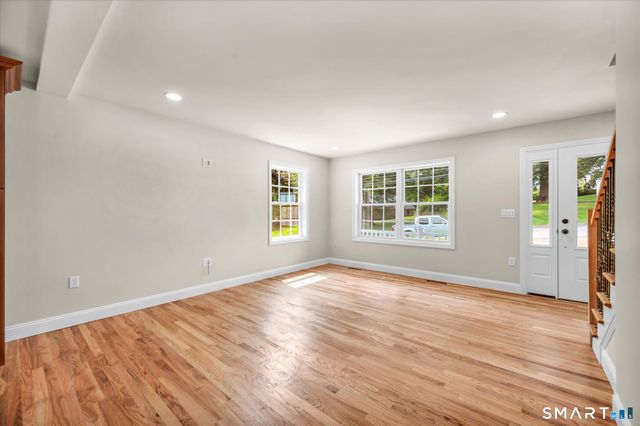 33 Brightwood Lane, West Hartford, CT 06110
