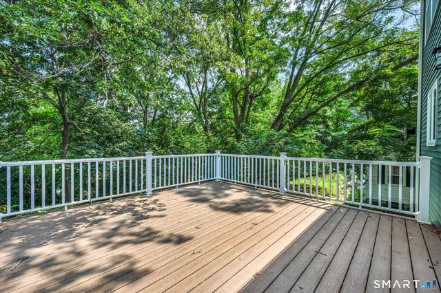 33 Brightwood Lane, West Hartford, CT 06110