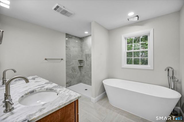 33 Brightwood Lane, West Hartford, CT 06110