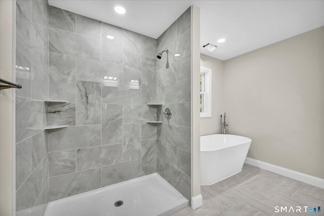 33 Brightwood Lane, West Hartford, CT 06110