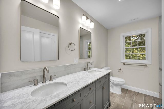 33 Brightwood Lane, West Hartford, CT 06110