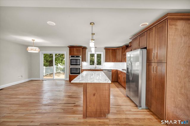 33 Brightwood Lane, West Hartford, CT 06110