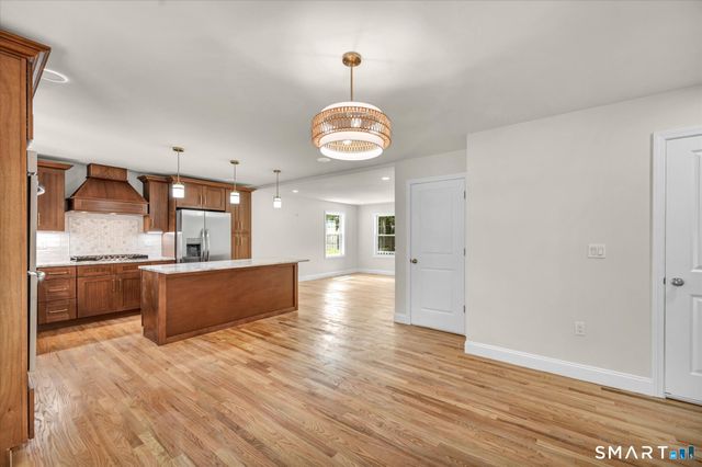 33 Brightwood Lane, West Hartford, CT 06110