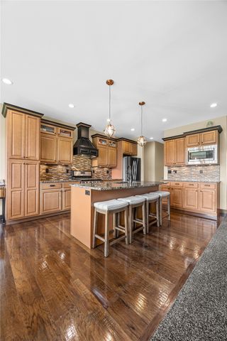 1393 Rolling Glen Drive, Marion, IA 52302