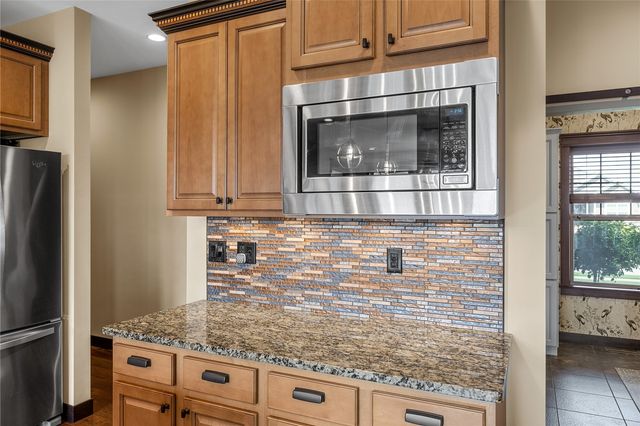 1393 Rolling Glen Drive, Marion, IA 52302