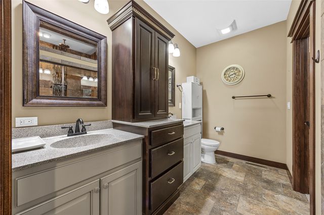 1393 Rolling Glen Drive, Marion, IA 52302