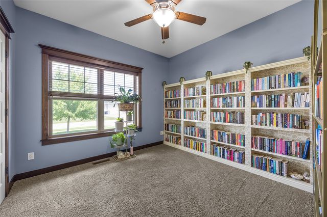 1393 Rolling Glen Drive, Marion, IA 52302