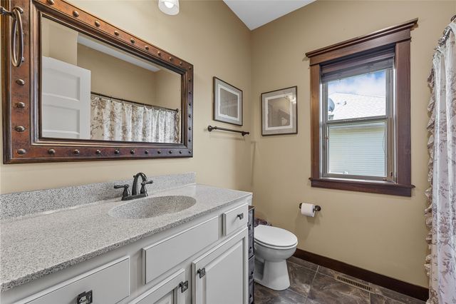1393 Rolling Glen Drive, Marion, IA 52302