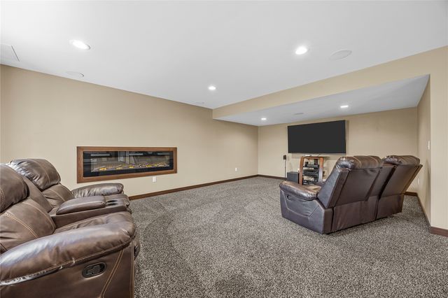 1393 Rolling Glen Drive, Marion, IA 52302