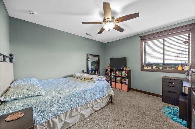 1393 Rolling Glen Drive, Marion, IA 52302