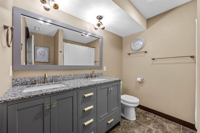 1393 Rolling Glen Drive, Marion, IA 52302