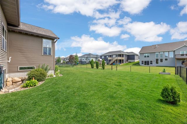 1393 Rolling Glen Drive, Marion, IA 52302